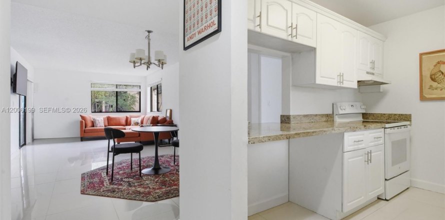 Condo in Weston, Florida, 2 bedrooms № 2076610