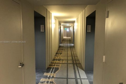 Condominio en venta en Miami Beach, Florida, 2 dormitorios, 96.8 m2 № 1994345 - foto 23