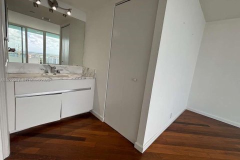 Condominio en venta en Miami Beach, Florida, 2 dormitorios, 96.8 m2 № 1994345 - foto 17