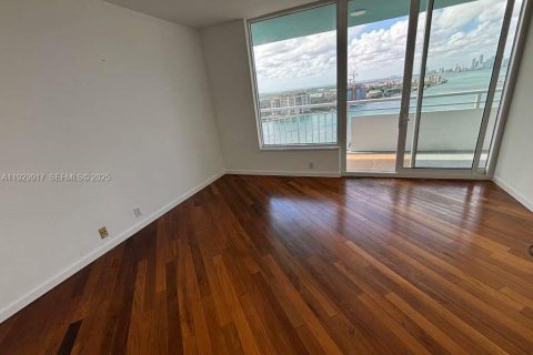Condominio en venta en Miami Beach, Florida, 2 dormitorios, 96.8 m2 № 1994345 - foto 15