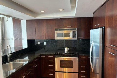 Condominio en venta en Miami Beach, Florida, 2 dormitorios, 96.8 m2 № 1994345 - foto 13