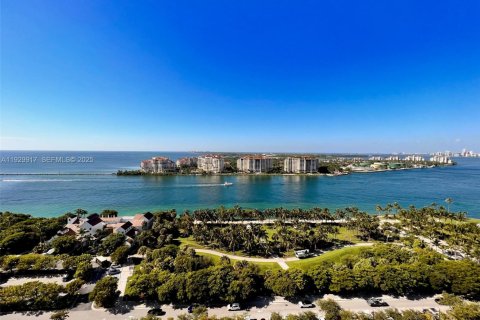 Condominio en venta en Miami Beach, Florida, 2 dormitorios, 96.8 m2 № 1994345 - foto 4