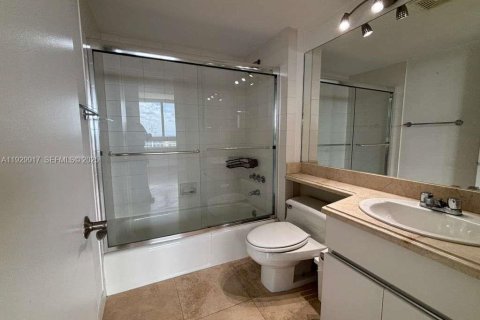 Condominio en venta en Miami Beach, Florida, 2 dormitorios, 96.8 m2 № 1994345 - foto 19