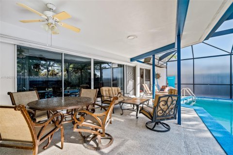 House in Marco Island, Florida 3 bedrooms, 194.63 sq.m. № 1890702 - photo 28