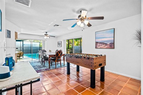 House in Marco Island, Florida 3 bedrooms, 194.63 sq.m. № 1890702 - photo 17