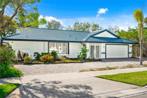 House in Marco Island, Florida 3 bedrooms, 194.63 sq.m. № 1890702 - photo 25