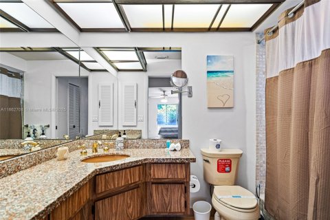 House in Marco Island, Florida 3 bedrooms, 194.63 sq.m. № 1890702 - photo 7
