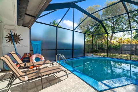 House in Marco Island, Florida 3 bedrooms, 194.63 sq.m. № 1890702 - photo 29