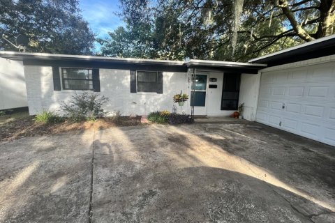 House in Jacksonville, Florida 3 bedrooms, 120.77 sq.m. № 774729 - photo 1