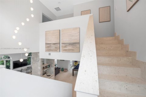 Villa ou maison à louer à Miami, Floride: 5 chambres, 290.6 m2 № 1946408 - photo 24