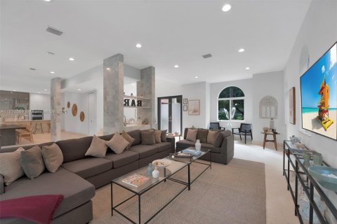 Villa ou maison à louer à Miami, Floride: 5 chambres, 290.6 m2 № 1946408 - photo 14