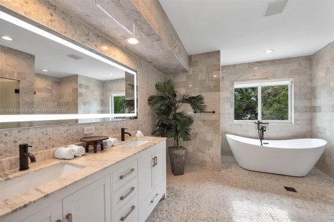 Villa ou maison à louer à Miami, Floride: 5 chambres, 290.6 m2 № 1946408 - photo 29