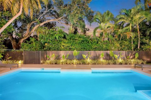 Villa ou maison à louer à Miami, Floride: 5 chambres, 290.6 m2 № 1946408 - photo 2