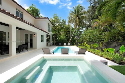 Villa ou maison à louer à Miami, Floride: 5 chambres, 290.6 m2 № 1946408 - photo 22