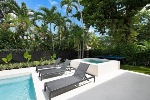 Villa ou maison à louer à Miami, Floride: 5 chambres, 290.6 m2 № 1946408 - photo 21