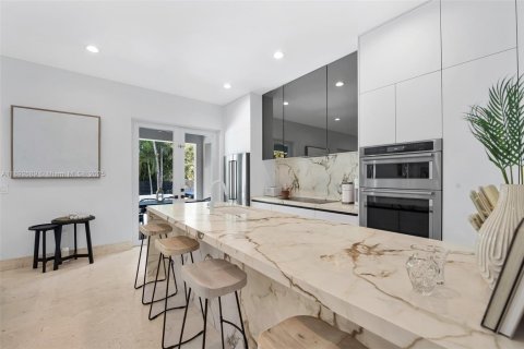Villa ou maison à louer à Miami, Floride: 5 chambres, 290.6 m2 № 1946408 - photo 15