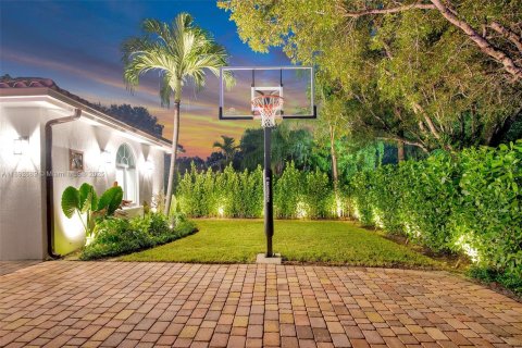 Villa ou maison à louer à Miami, Floride: 5 chambres, 290.6 m2 № 1946408 - photo 5