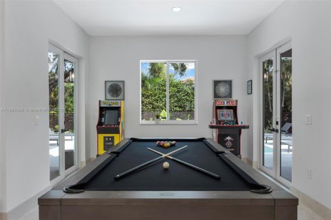 Villa ou maison à louer à Miami, Floride: 5 chambres, 290.6 m2 № 1946408 - photo 8