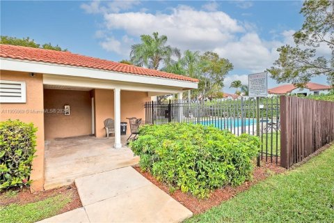 Touwnhouse à louer à Pembroke Pines, Floride: 2 chambres, 95.13 m2 № 1956431 - photo 4