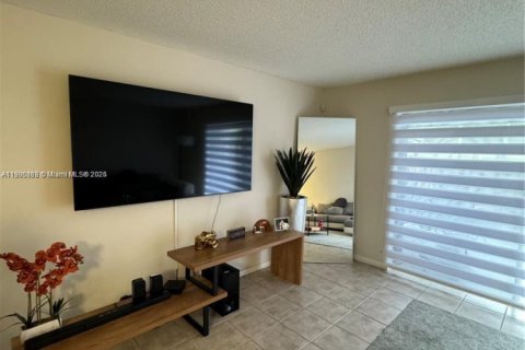 Touwnhouse à louer à Pembroke Pines, Floride: 2 chambres, 95.13 m2 № 1956431 - photo 10