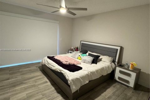 Touwnhouse à louer à Pembroke Pines, Floride: 2 chambres, 95.13 m2 № 1956431 - photo 18