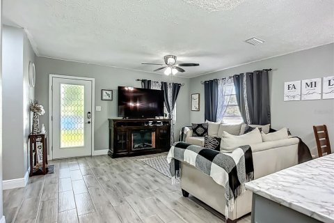 House in Riverview, Florida 2 bedrooms, 148.64 sq.m. № 1879111 - photo 4