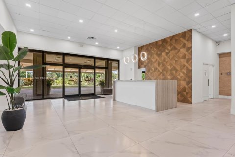 Condo in West Palm Beach, Florida, 2 bedrooms  № 1973615 - photo 30