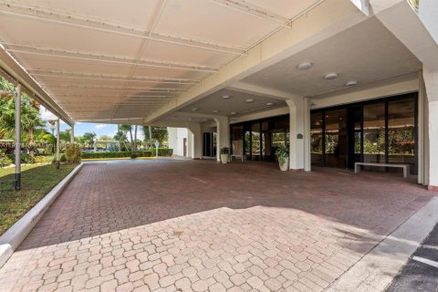 Condo in West Palm Beach, Florida, 2 bedrooms  № 1973615 - photo 29