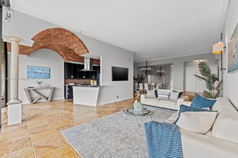 Condo in West Palm Beach, Florida, 2 bedrooms  № 1973615 - photo 1