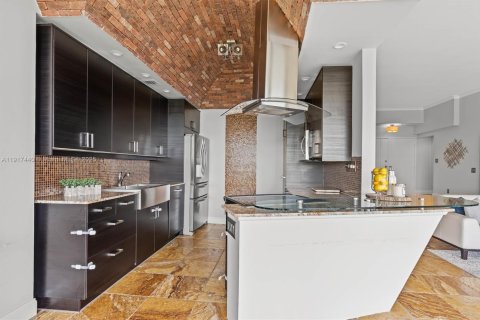 Condo in West Palm Beach, Florida, 2 bedrooms  № 1973615 - photo 13