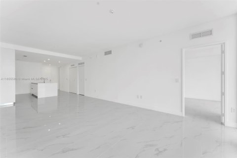 Copropriété à vendre à Miami, Floride: 3 chambres, 143.53 m2 № 1957741 - photo 12