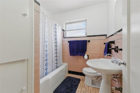 House in Saint Petersburg, Florida 2 bedrooms, 114.08 sq.m. № 1649170 - photo 20