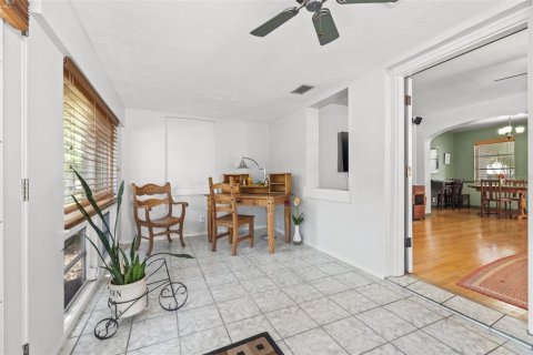 House in Saint Petersburg, Florida 2 bedrooms, 114.08 sq.m. № 1649170 - photo 5