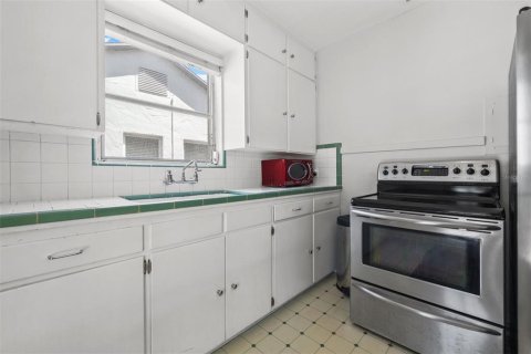 House in Saint Petersburg, Florida 2 bedrooms, 114.08 sq.m. № 1649170 - photo 14