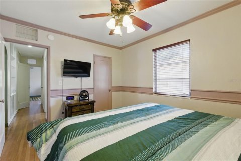 House in Saint Petersburg, Florida 2 bedrooms, 114.08 sq.m. № 1649170 - photo 19