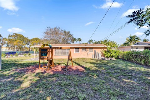 Купить виллу или дом в Майами-Гарденс, Флорида 3 спальни, 125.42м2, № 2005805 - фото 3