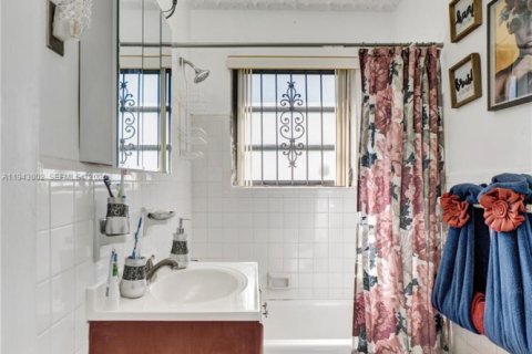 Купить виллу или дом в Майами-Гарденс, Флорида 3 спальни, 125.42м2, № 2005805 - фото 11