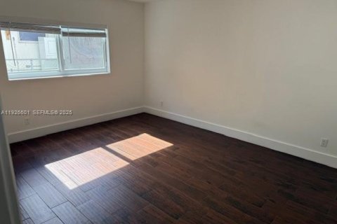 Apartment in Miami Beach, Florida 1 bedroom, 278.24 sq.m. № 1986520 - photo 11