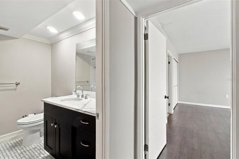 Condo in Tampa, Florida, 2 bedrooms № 2374121 - photo 23