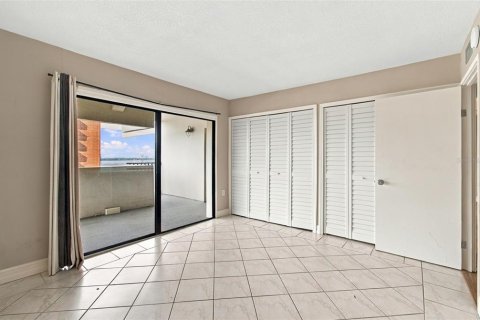Condo in Tampa, Florida, 2 bedrooms № 2374121 - photo 21