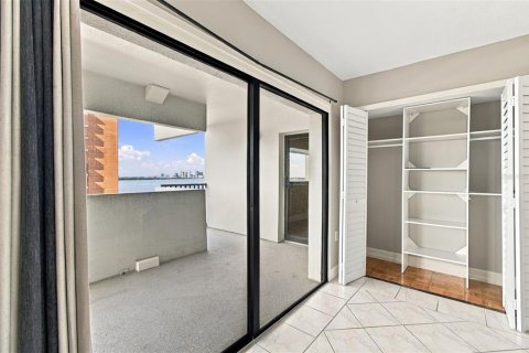 Condo in Tampa, Florida, 2 bedrooms № 2374121 - photo 22