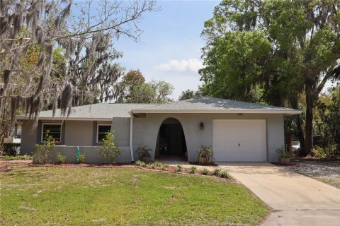 House in Crystal River, Florida 3 bedrooms, 149.57 sq.m. № 1593244 - photo 1