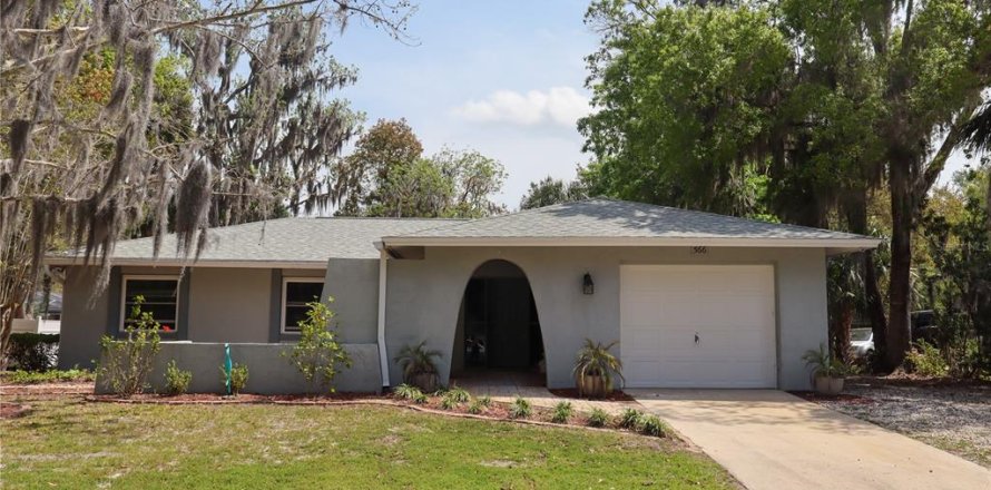 House in Crystal River, Florida 3 bedrooms, 149.57 sq.m. № 1593244