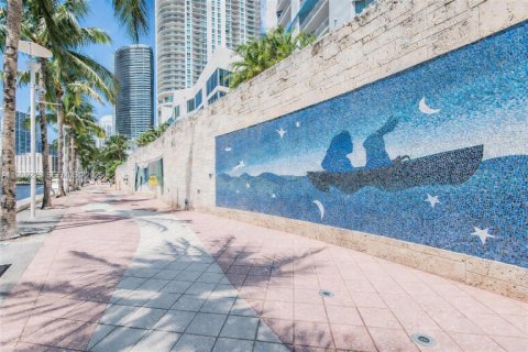 Снять в аренду кондоминиум в Майами, Флорида 2 спальни, 102.66м2, № 1993391 - фото 3
