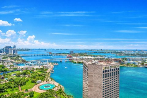 Кондоминиум с 2 спальнями в Майами, Флорида № 1993391