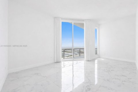 Снять в аренду кондоминиум в Майами, Флорида 2 спальни, 102.66м2, № 1993391 - фото 8