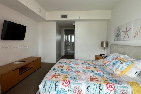 Купить кондоминиум в Халландейл-Бич, Флорида 2 спальни, 95.69м2, № 1706565 - фото 11