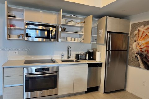 Купить кондоминиум в Халландейл-Бич, Флорида 2 спальни, 95.69м2, № 1706565 - фото 8