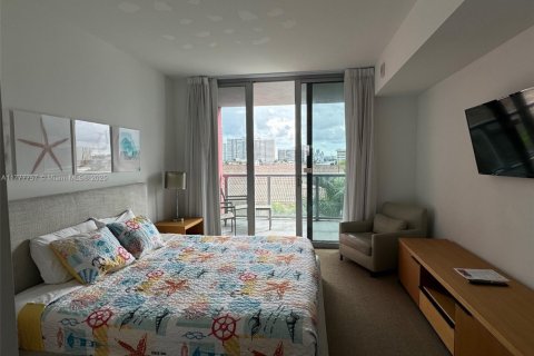 Купить кондоминиум в Халландейл-Бич, Флорида 2 спальни, 95.69м2, № 1706565 - фото 10