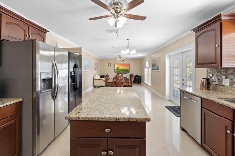 Villa ou maison à vendre à Deltona, Floride: 4 chambres, 236.71 m2 № 1914206 - photo 14